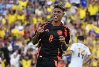 Flamengo abre negociações por meia colombiano para a disputa do Mundial