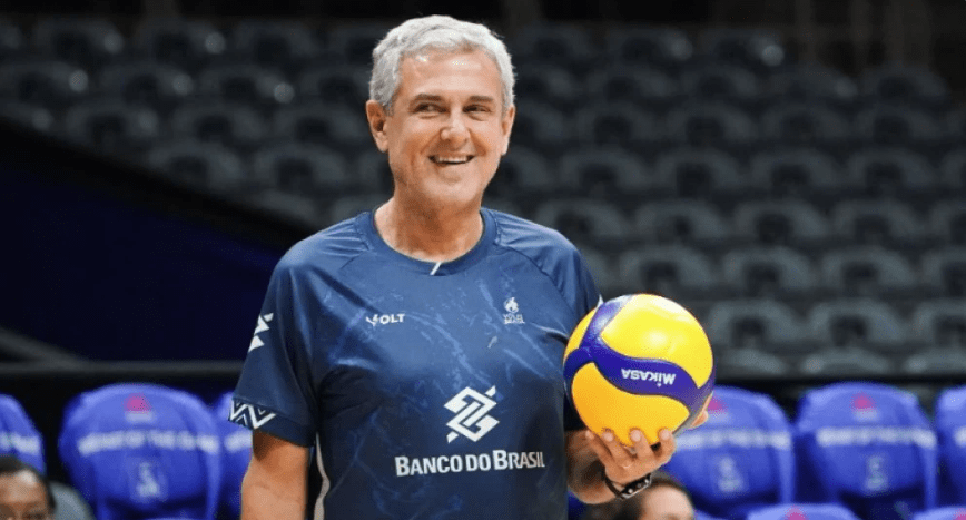 Imagem ilustrativa sobre Zé Roberto faz a tomada de banho: revela novidades na seleção de vôlei, derruba Macris e Natinha e ainda prepara nova fase