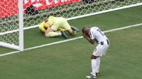 Zagueiro da Juventus faz gol contra bizarro em duelo com City no Mundial