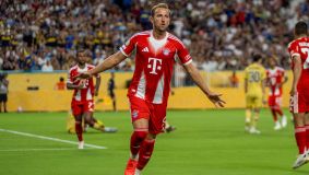Harry Kane comemora gol contra o Boca