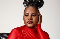 Karin Hils se derrete por motorista de app: "Tô atacada"