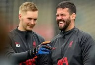 Goleiro deixa Liverpool e assina com time da Premier League por cinco anos