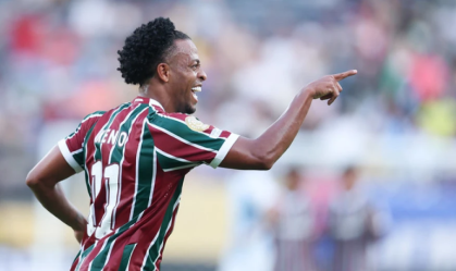 Destaque na vitória do Fluminense, Keno pode ser novidade no time titular