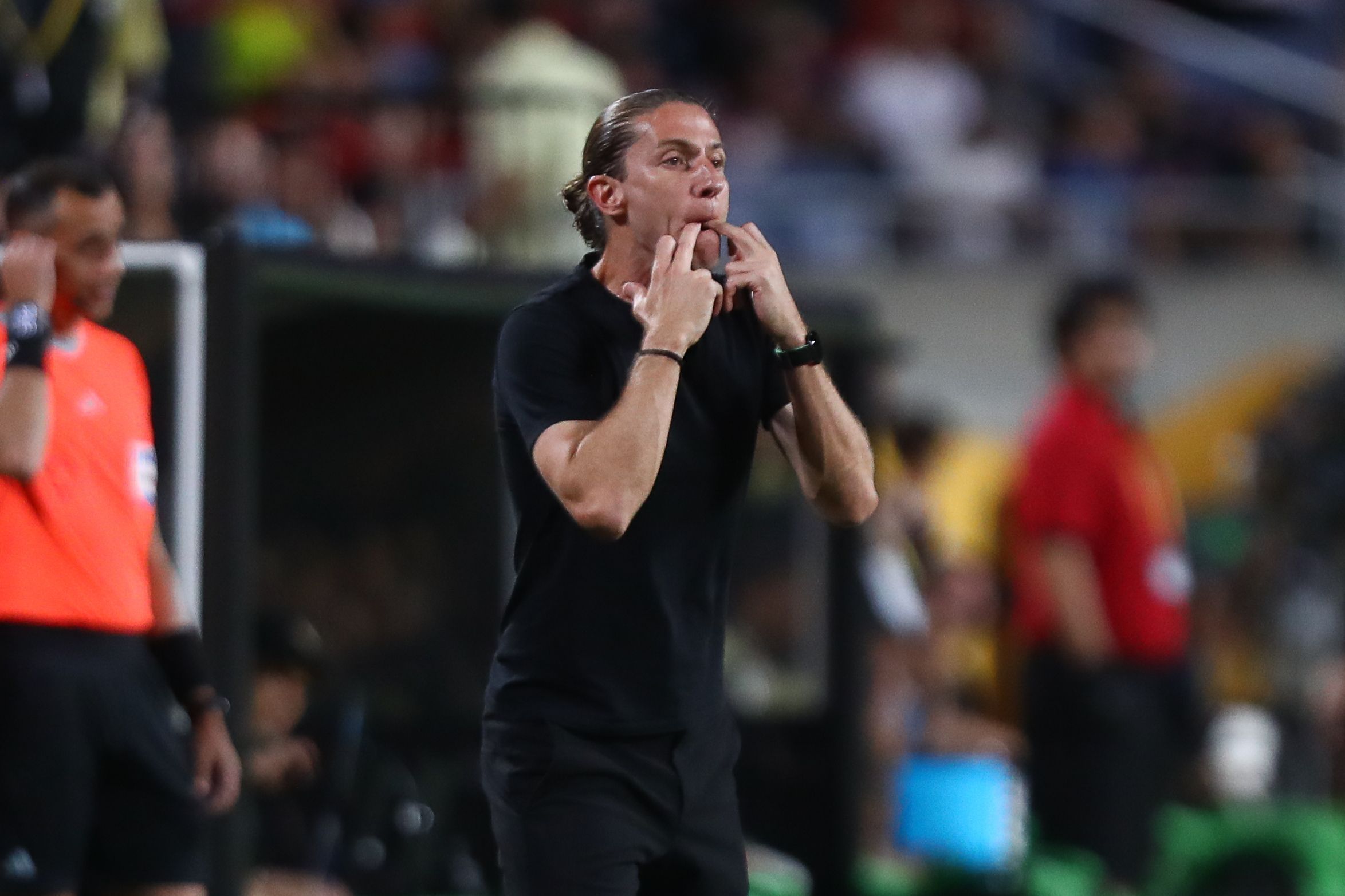 Filipe Luís durante jogo do Flamengo contra o LA