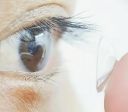 Lentes de contato infravermelhas permitem ver no escuro e de olhos fechados