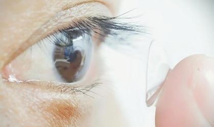 Lentes de contato infravermelhas permitem ver no escuro e de olhos fechados