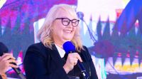 "Brasil me fez gostar de abraços", diz Lynn Painter, participante da Bienal