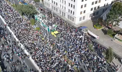 Marcha para Jesus em SP reúne Tarcísio e aliados; Messias representa Lula