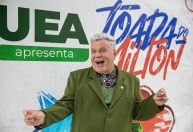 Milton Cunha apresenta programa diretamente do Festival de Parintins