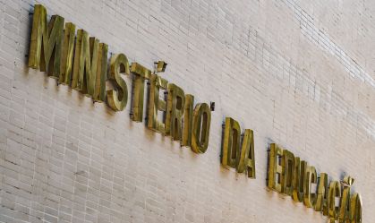 MEC amplia número de cursinhos que vão receber auxílio financeiro
