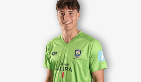 Natha Garrow (Goleiro) – Estudante em tempo integral