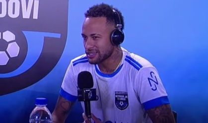 Neymar diz que está no auge há 15 anos e rebate sobre festas e carnavais