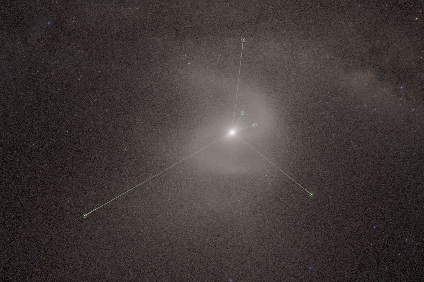 A estrutura espiral, visível aqui atrás do sol em uma cena do programa, surpreendeu cientistas e animadores quando a viram projetada na cúpula do planetário durante a pré-produção • AMNH via CNN Newsource