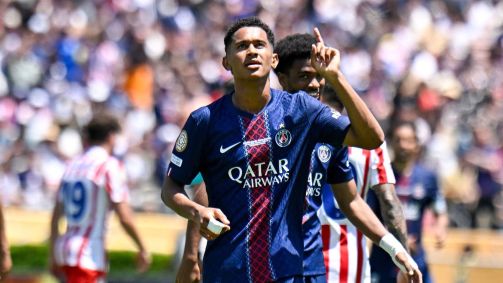 Ataque parisiense impõe ritmo intenso desde os primeiros minutos