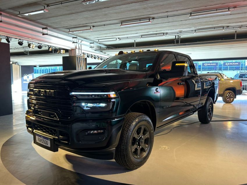 Ram 3500 na configuração Laramie Night Edition • Rodrigo Barros/CNN