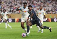 Por que RB Salzburg x Real Madrid não foi paralisado mesmo com chuva?