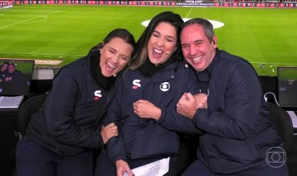 Renata Silveira durante anúncio de gravidez em São Paulo x Vasco