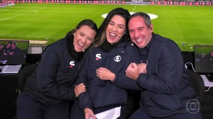 Renata Silveira durante anúncio de gravidez em São Paulo x Vasco