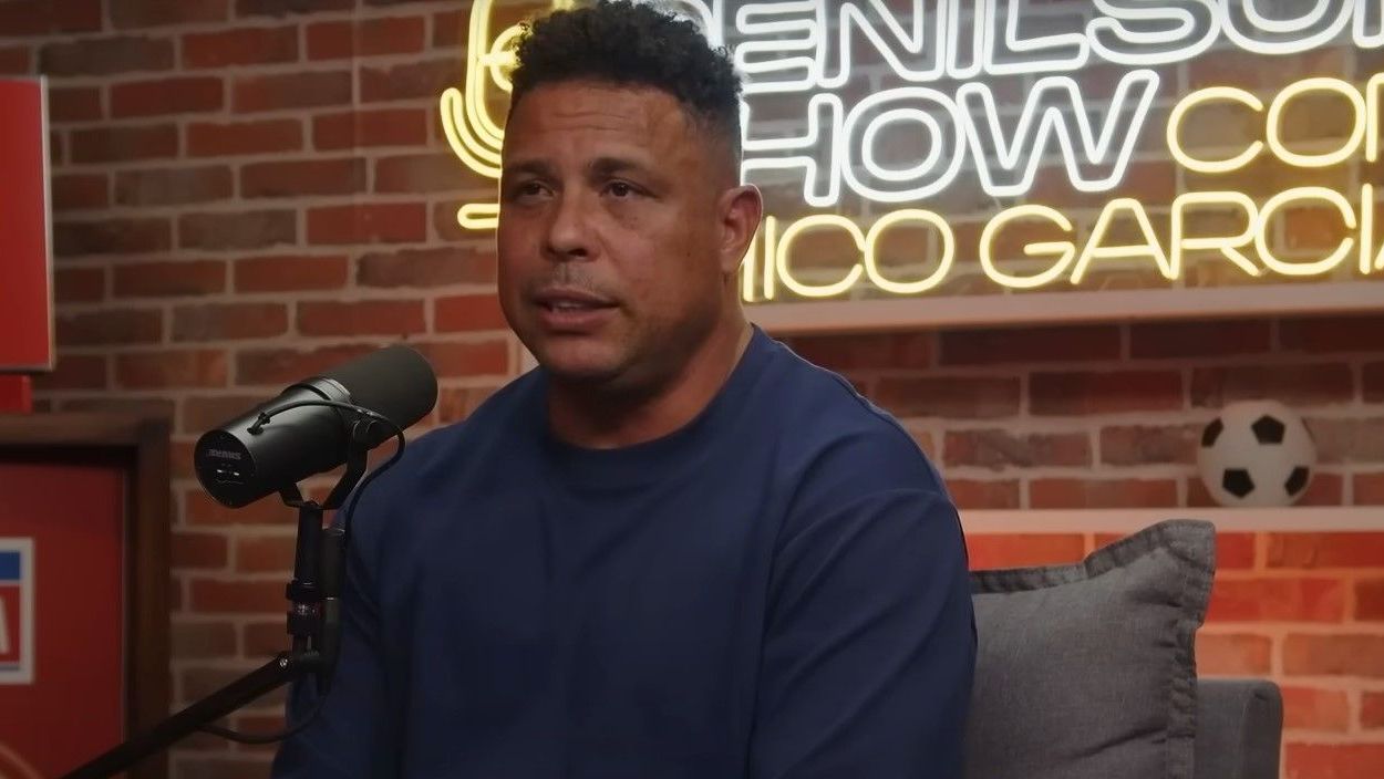 Ronaldo Nazário durante participação em podcast