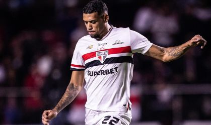 Diretor do Atlético-MG confirma acerto e detalha situação física de reforço