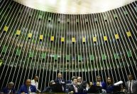 Congresso dribla governo, afrouxa regras do BPC e pressiona Orçamento