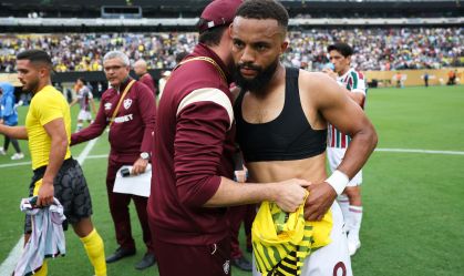 Samuel Xavier e Yan Couto trocaram camisas após partida no Mundial de Clubes