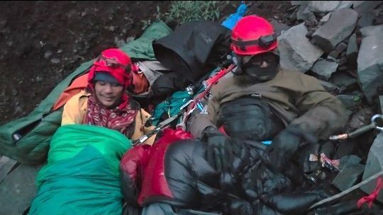Brasileira morta em vulcão: socorrista "herói" mostra bastidores de resgate