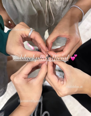 Rosé, Jisoo, Jennie e Lisa em reunião antes da turnê mundial do Blackpink • Instagram/Jisoo