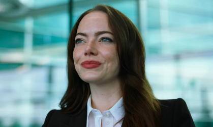 Emma Stone raspou o cabelo durante cena de "Bugonia"; saiba mais