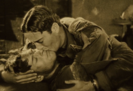 Qual foi o primeiro beijo LGBT+ do cinema?