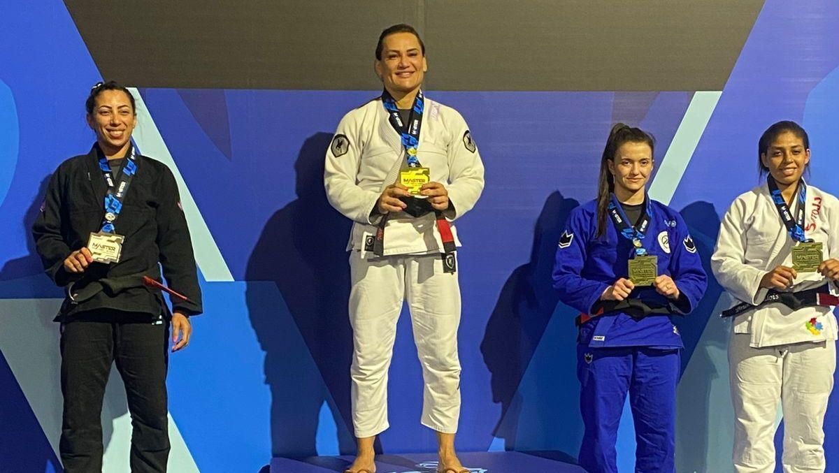 Simone Pinheiro é destaque no jiu-jitsu