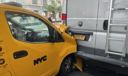 Taxi que levava Vitória Telles bateu em uma van