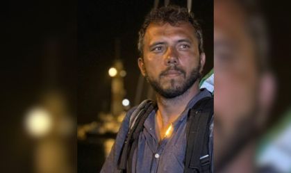 Ativista brasileiro detido em Israel foi colocado em solitária, diz esposa