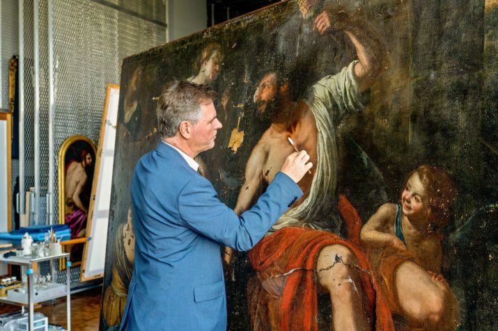 Ulrich Birkmaier (foto), que liderou os esforços para restaurar a obra no Museu Getty, chamou os danos de "provavelmente os piores" que ele já viu • Cassia Davis/J. Paul Getty Trust