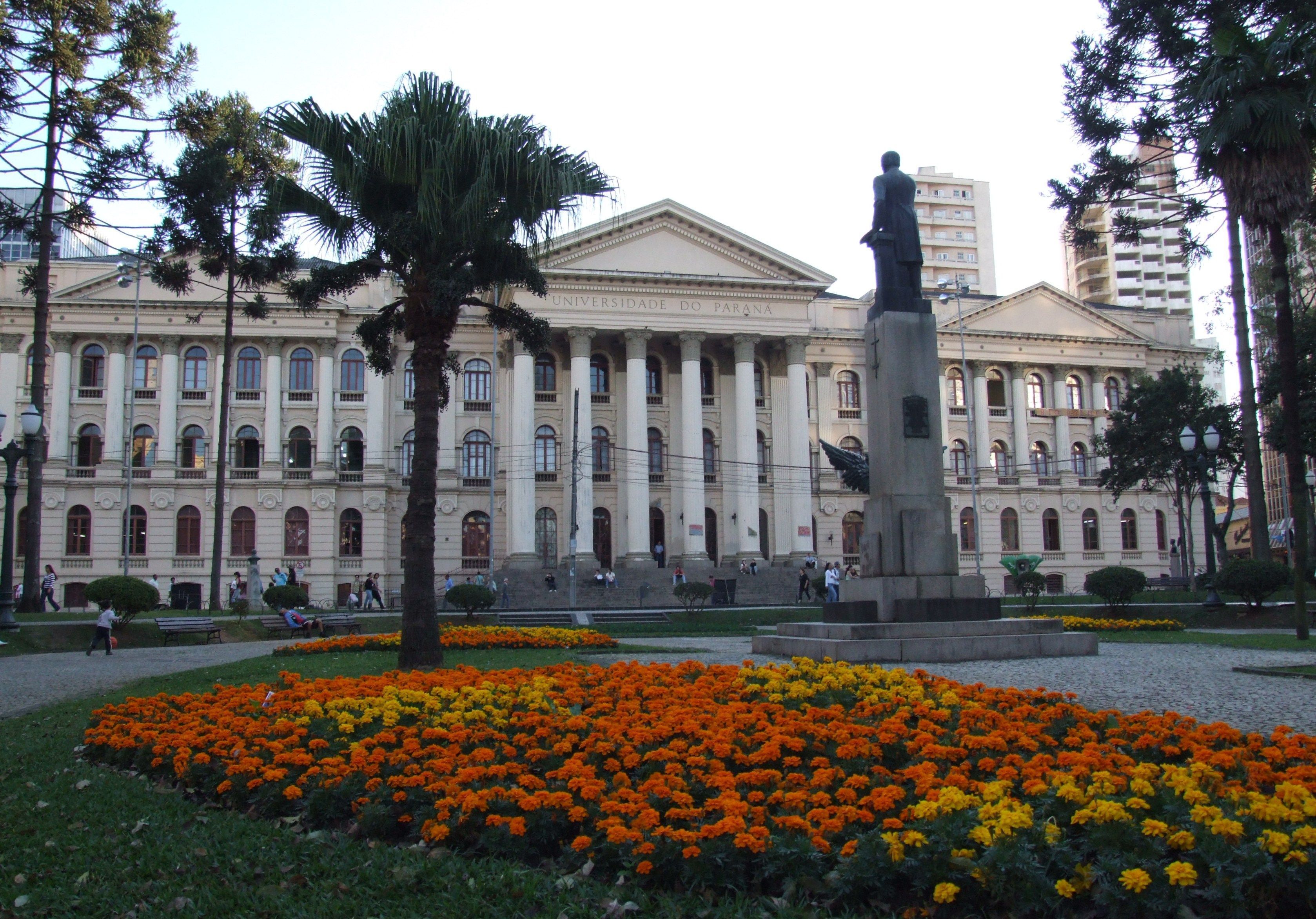Universidade_Federal_do_Paraná