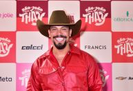 No São João da Thay, ex-BBB Vinícius revela inspiração regional de look