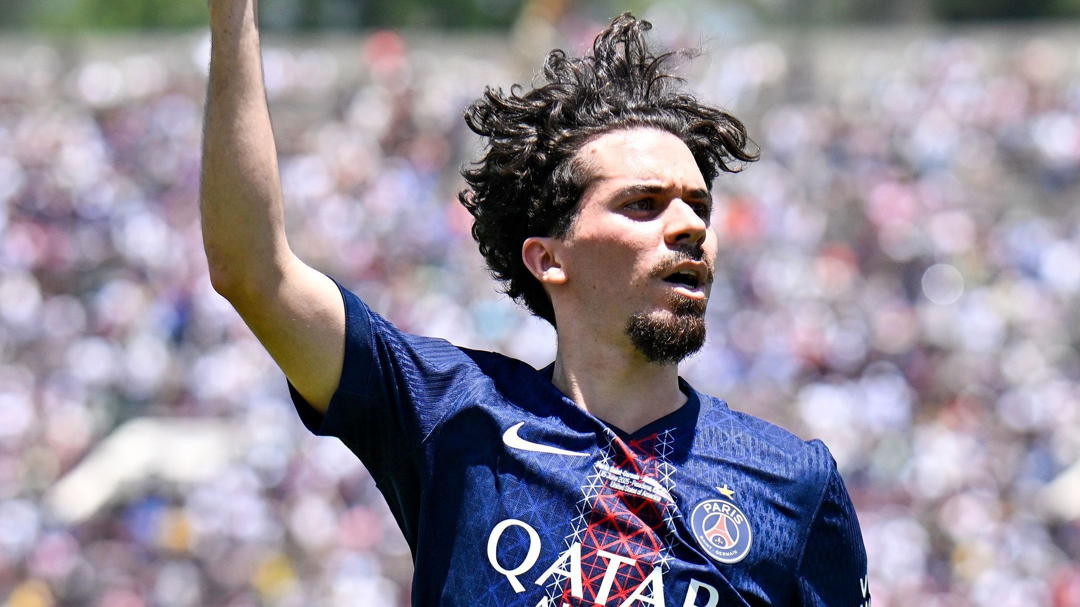 Meio-campo do PSG controla as ações e dita o ritmo do jogo