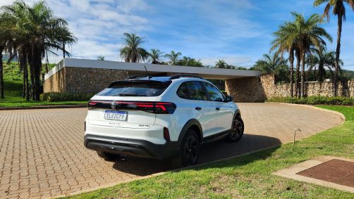 Volkswagen Nivus Highline 2026: versão topo de linha com motor 200TSI