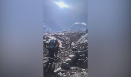 Turistas são resgatados após se perderem em montanha no Peru; Veja vídeo