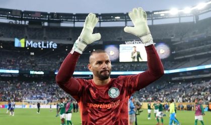 Palmeiras se incomoda com negociação entre Weverton e Grêmio; entenda