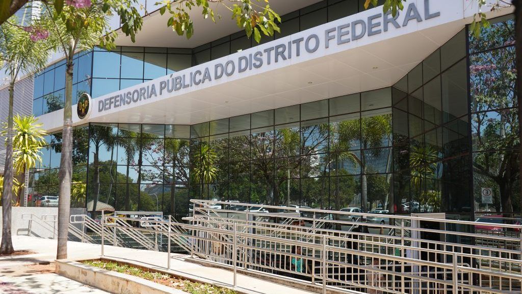 DECISÃO RECONHECIMENTO GÊNERO CERTIDÃO