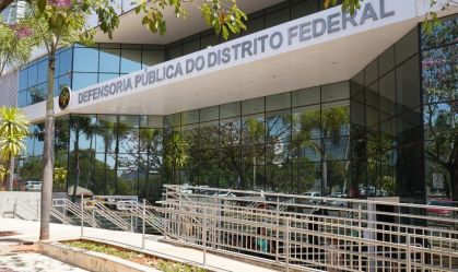 DF: Justiça manda cartório reconhecer pai que deu à luz e mãe trans de bebê