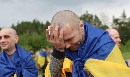 Rússia e Ucrânia trocam prisioneiros de guerra; veja fotos