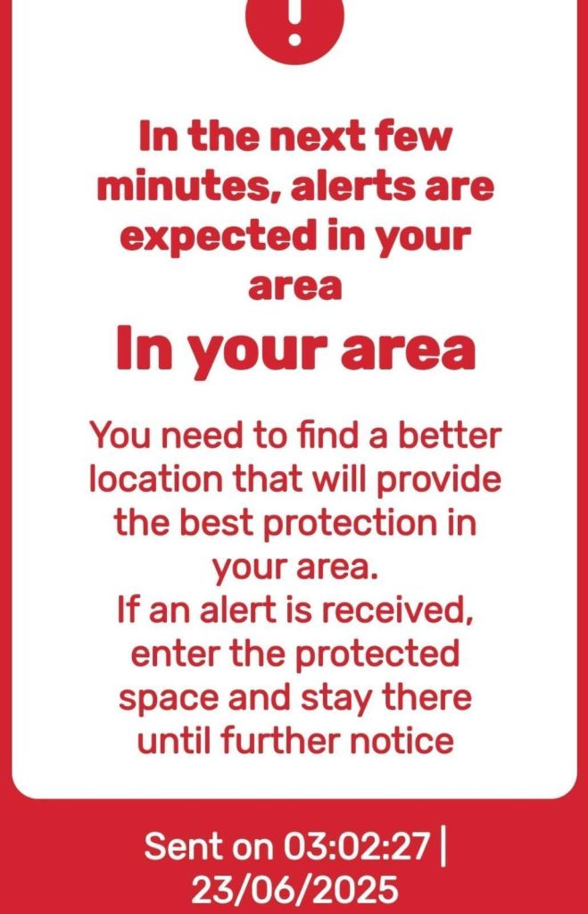 Israelenses recebem mensagem de autoridades para buscarem abrigo