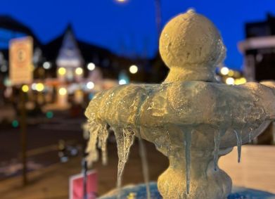 Fonte de água congelada em Gramado