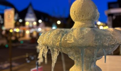 Vídeo: frio congela fonte de água em Gramado, na Serra Gaúcha