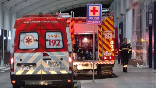 Ambulância e caminhão dos bombeiros