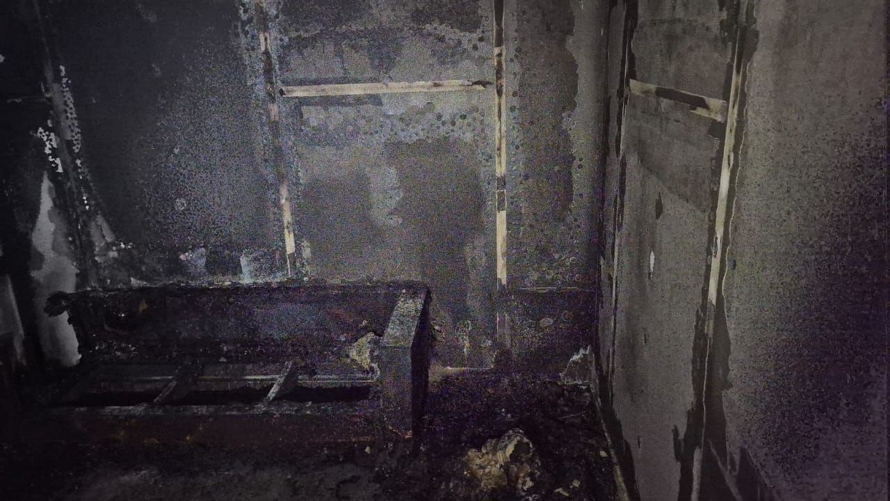 Sala de convivência ficou completamente queimada • Divulgação/Corpo de Bombeiros de Santa Catarina