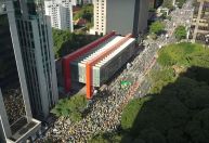 Bolsonaro reúne 16,4 mil em ato, segundo Poder360; USP fala em 12,4 mil
