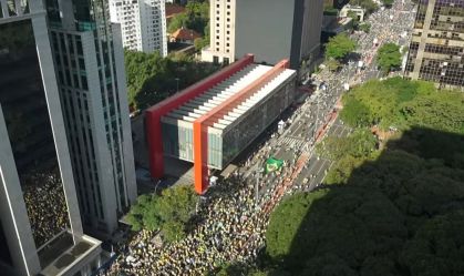 Direita avalia ampliar pautas em próximo ato